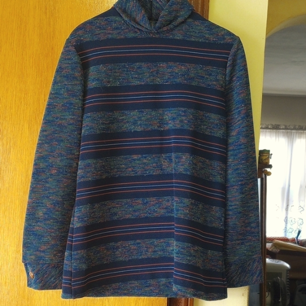 Zio Medium Turtleneck w/ Matching Belt, Zipper, Buttons, Stripes, Red Green Blue